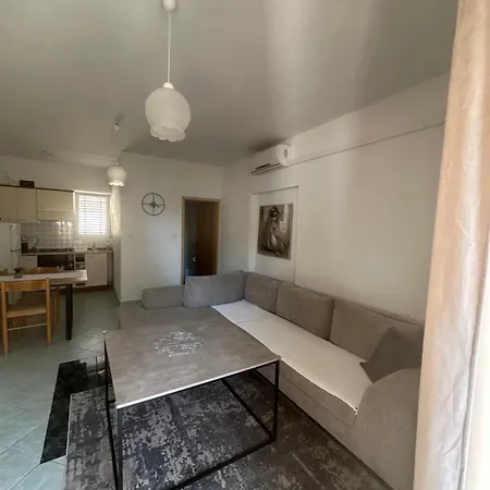 Garden * Βόντιτσε