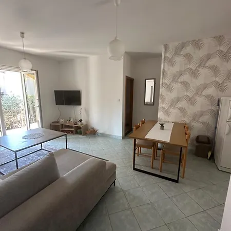 Garden Βόντιτσε